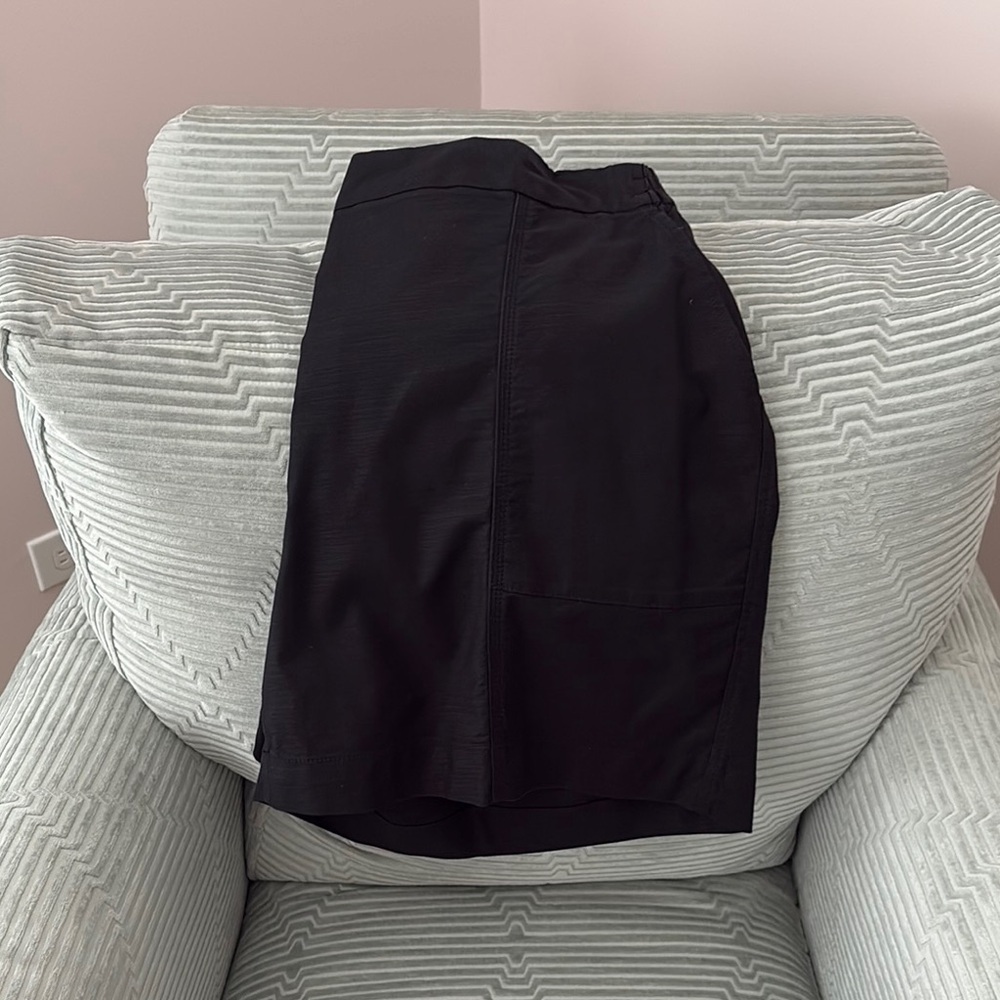 Lane Bryant Black Shorts w/Elastic Waistband. Deep Front Pockets. Size 14/16